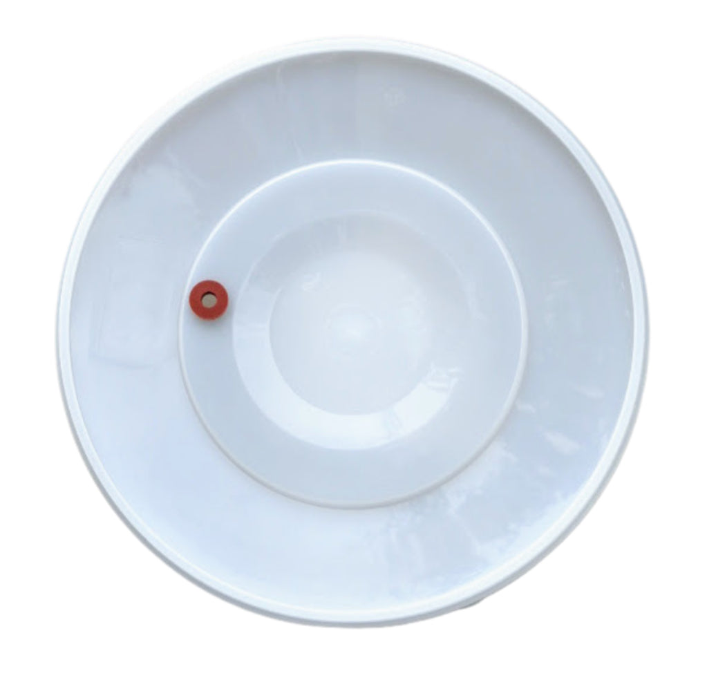 7.9 plastic lid with grommet