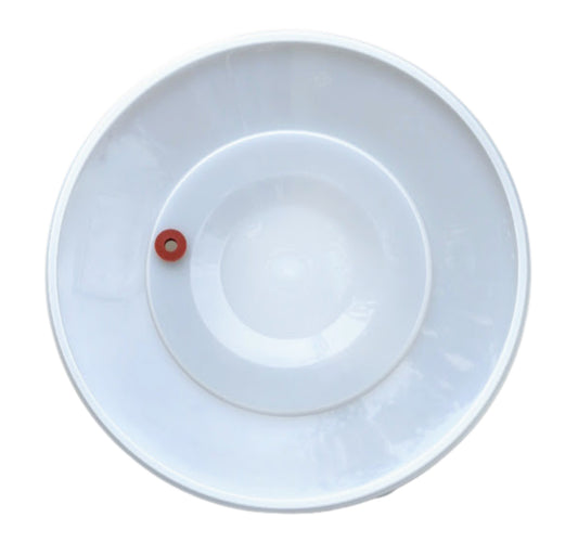 7.9 plastic lid with grommet